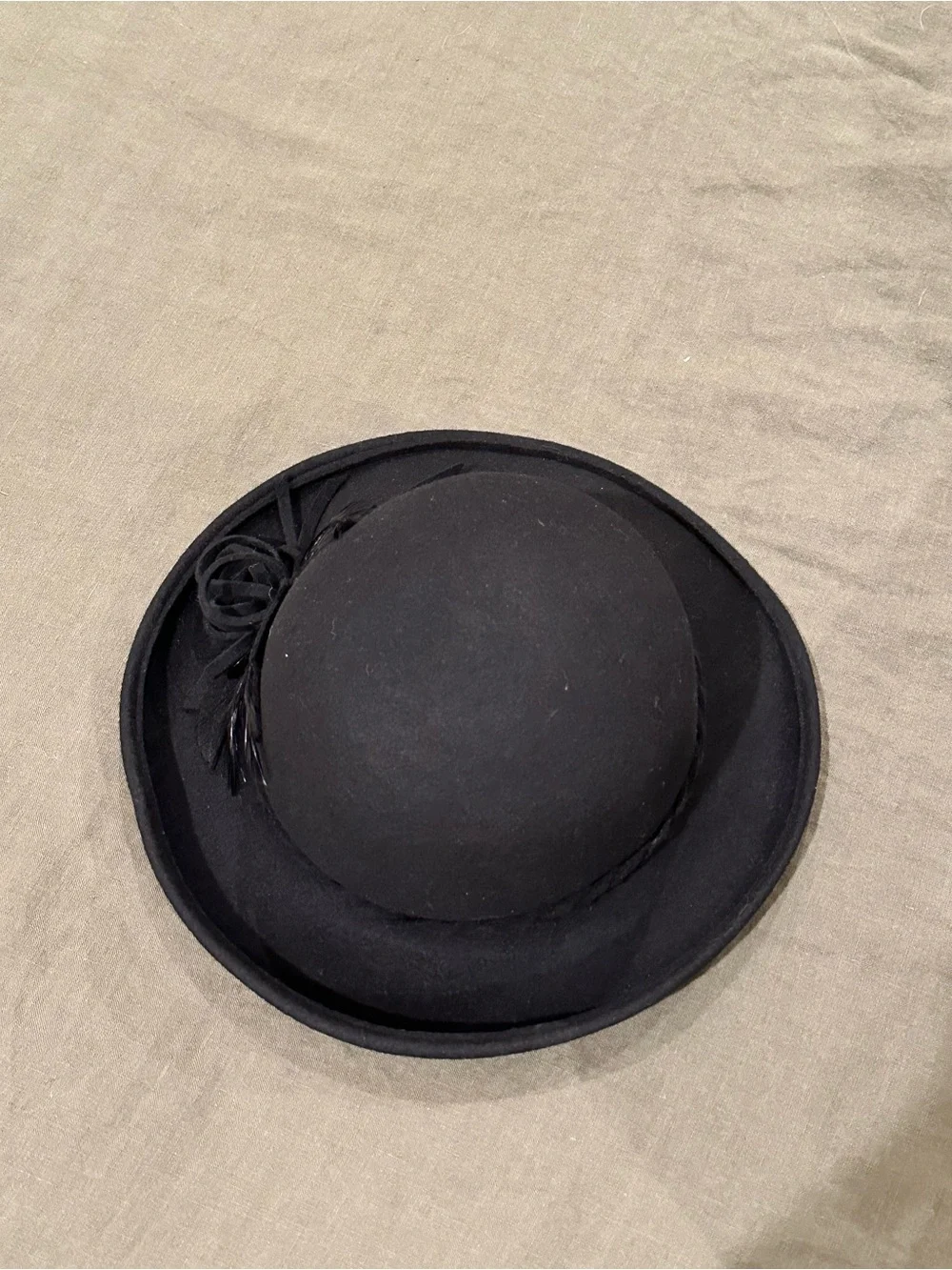 Women's Betmar New York Feather Black Hat
